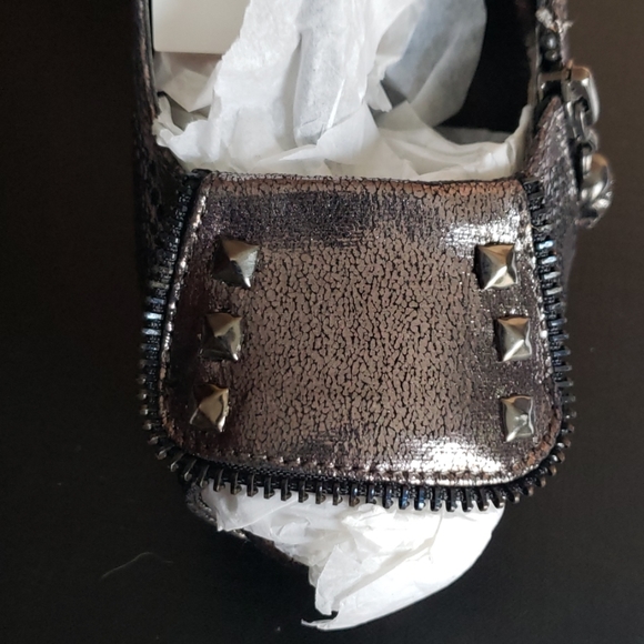 High Heel Shoes - Picture 4 of 8